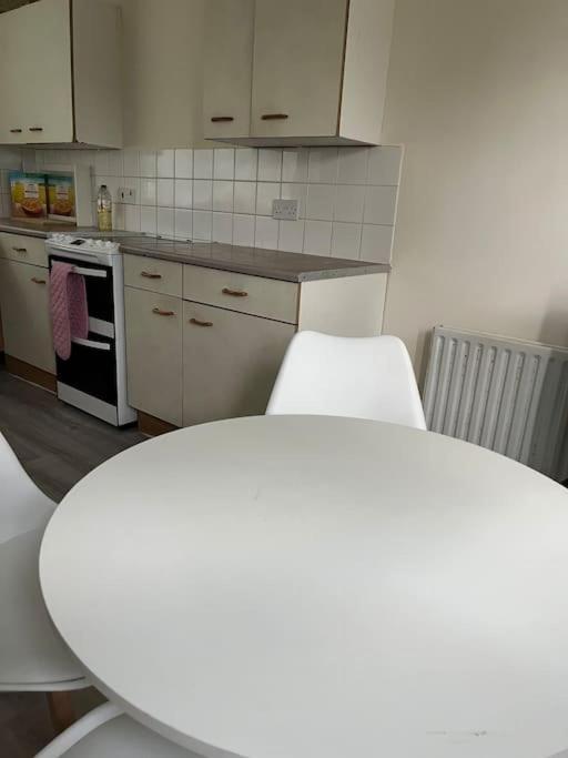 Extra Large House In Woolwich Villa พลัมสเตด ภายนอก รูปภาพ